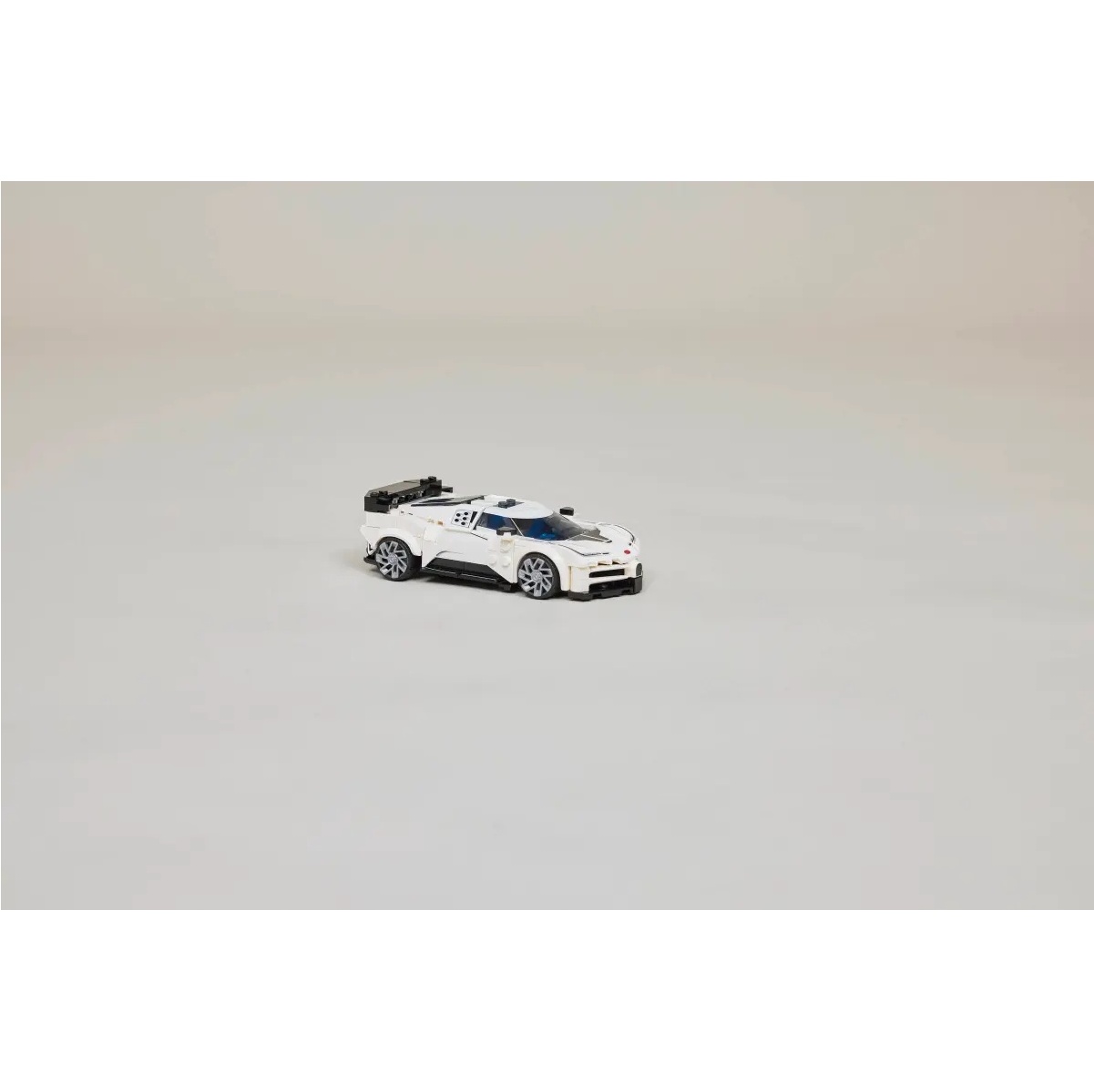 LEGO 77240 - Hyper Sports Car Bugatti Centodieci - immagine 6