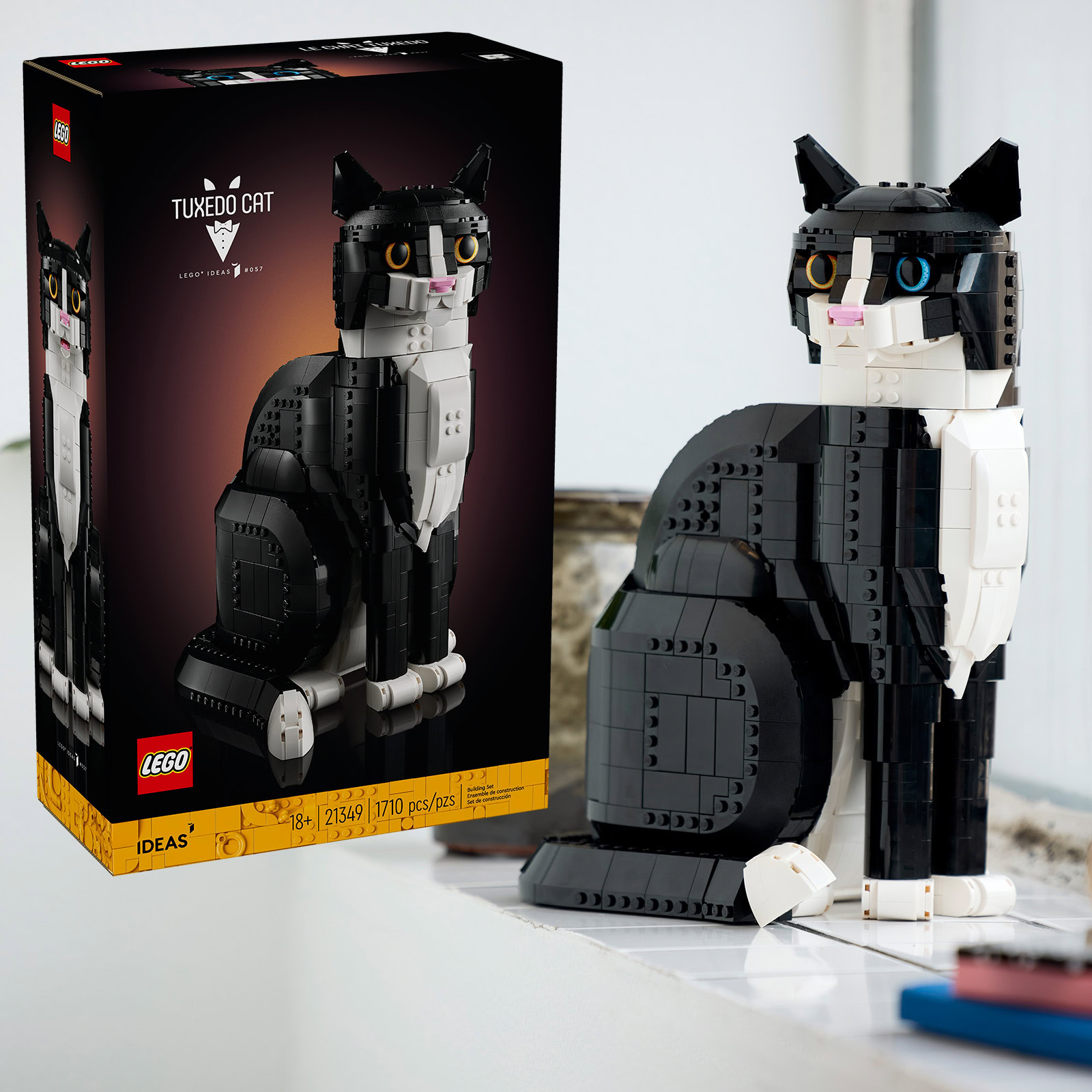 LEGO Ideas 21349 - Gatto Tuxedo - immagine 2